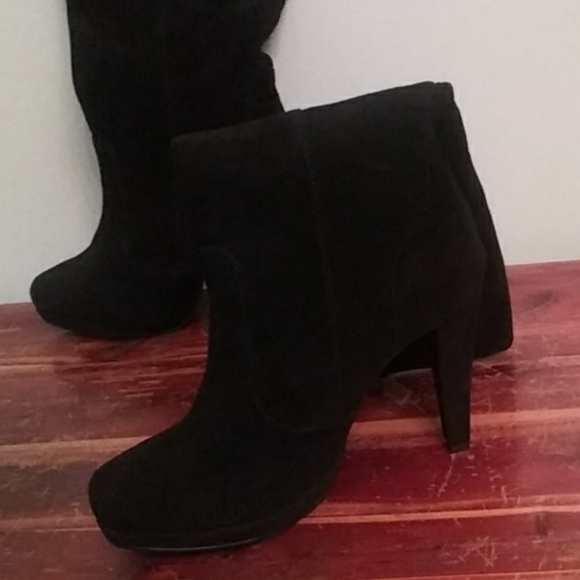 Womens black suede boots - Picture 3 of 8